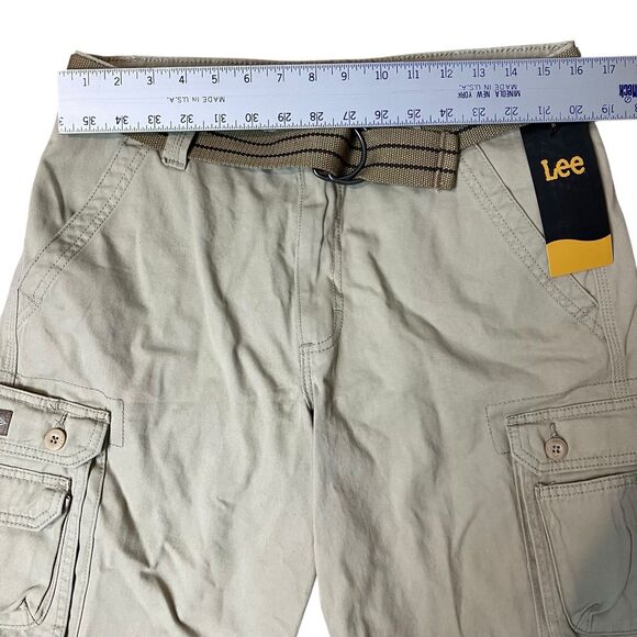 Lee Shorts Mens 32 Khaki Tan Dungarees Belted Wyoming Cargo Outdoor RN 130273 - Picture 3 of 12